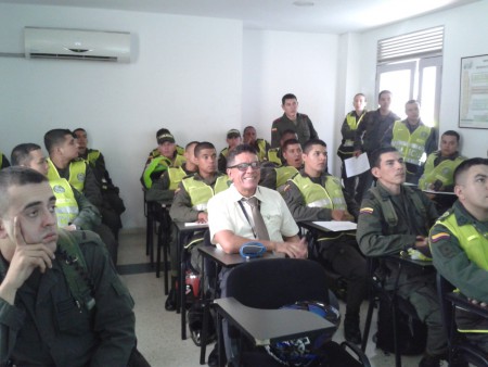 Capacitación En La Estación De Policía De La Flora